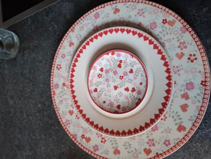 Hartelust servies Yvon Jaspers, Huis en Inrichting, Keuken | Servies, Gebruikt, Bord(en), Overige stijlen, Porselein, Ophalen of Verzenden