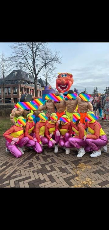 Fitgirl carnaval & jongens muscle  beschikbaar voor biedingen