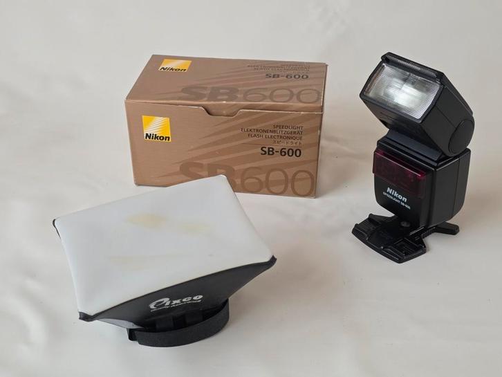 Nikon SB 600 + softbox evt. Met Ray flash Ring flits adapter, Audio, Tv en Foto, Fotografie | Flitsers, Gebruikt, Nikon, Kantelbaar