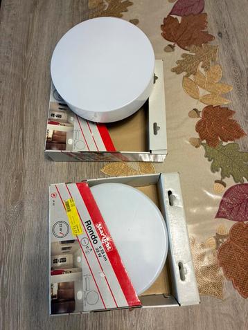 Te koop 2 stuks plafond lampen , nieuw met lamp beschikbaar voor biedingen