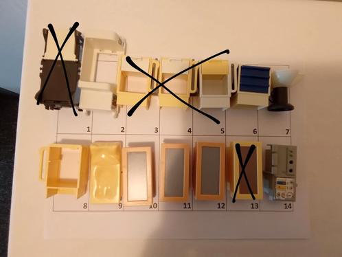 Playmobil onderdelen ziekenhuis, stoep,kast,standaa. 3 Foto', Kinderen en Baby's, Speelgoed | Playmobil, Gebruikt, Los playmobil