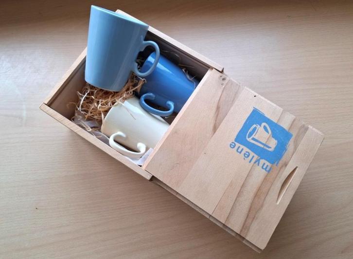 Vintage Houten Kist met 3 Just Mugs Mokken van Mylene, Antiek en Kunst, Curiosa en Brocante, Verzenden
