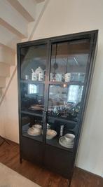 Zwart metalen Vitrinekast Carpino (van Pronto), Huis en Inrichting, Kasten | Vitrinekasten, Ophalen, Stoer, industrieel, modern