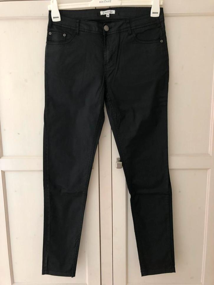 Zwarte dames broek CL Essentials maat 31 (L), Kleding | Dames, Broeken en Pantalons, Zo goed als nieuw, Maat 42/44 (L), Zwart