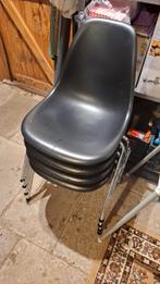 4 Vintage Vitra Eames Plastic Stoelen - €100, Ophalen of Verzenden