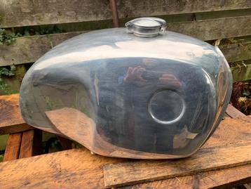 Aluminium BMW tank beschikbaar voor biedingen