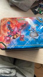 Pokemon doos met boekjes, Ophalen, Zo goed als nieuw