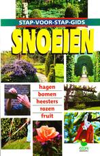 Snoeien - Christopher Brickell Stap voor stap gids hagen bom, Gelezen, Verzenden, Tuinieren en Tuinplanten, Christopher Brickell