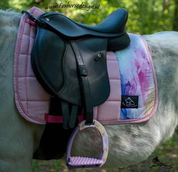 Sale! Nieuw dressuur dekje cob pink paint beschikbaar voor biedingen