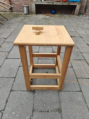 Houten opzet stuk leertoren beschikbaar voor biedingen