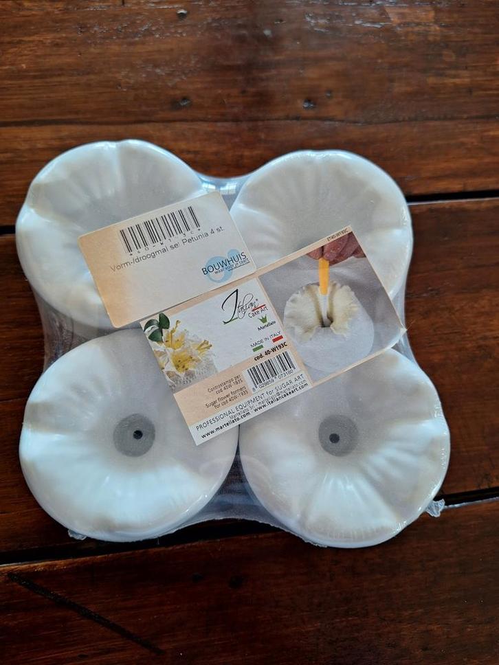 Martellato Petunia Droogvorm Set/4 - Nieuw in verpakking, Hobby en Vrije tijd, Taarten en Cupcakes maken, Nieuw, Overige typen