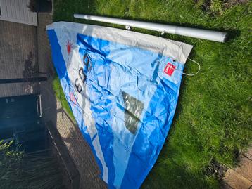 Ondermast en zeil laser  kleiner oppervlak  beschikbaar voor biedingen
