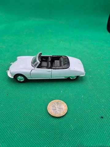 714 citroen ds19 cabrio 1/43 welly beschikbaar voor biedingen