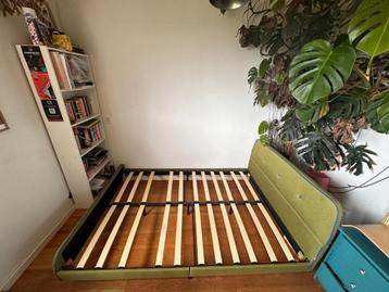 Bed Frame (140x200) beschikbaar voor biedingen