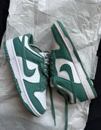 Nike Dunk Low Green maat 38,5, Kleding | Dames, Schoenen, Ophalen of Verzenden, Zo goed als nieuw, Groen, Sneakers of Gympen