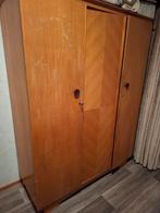 Vintage (jaren 50) kledingkast en toiletmeubeltje, Ophalen, Gebruikt, 50 tot 75 cm, 150 tot 200 cm