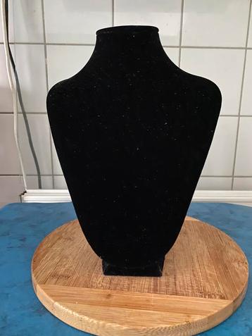 Ketting displays buste zwart (3x) beschikbaar voor biedingen