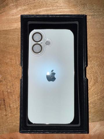 iPhone 16 Hoesje Wit beschikbaar voor biedingen