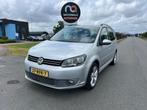 Volkswagen Touran 2010 * 1.6 TDI Cross * LMV * AIRCO * NAV *, Auto's, Volkswagen, Euro 5, Gebruikt, Bedrijf, 1439 kg