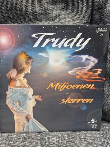 Trudy miljoenen sterren claudia millionen sterne beschikbaar voor biedingen