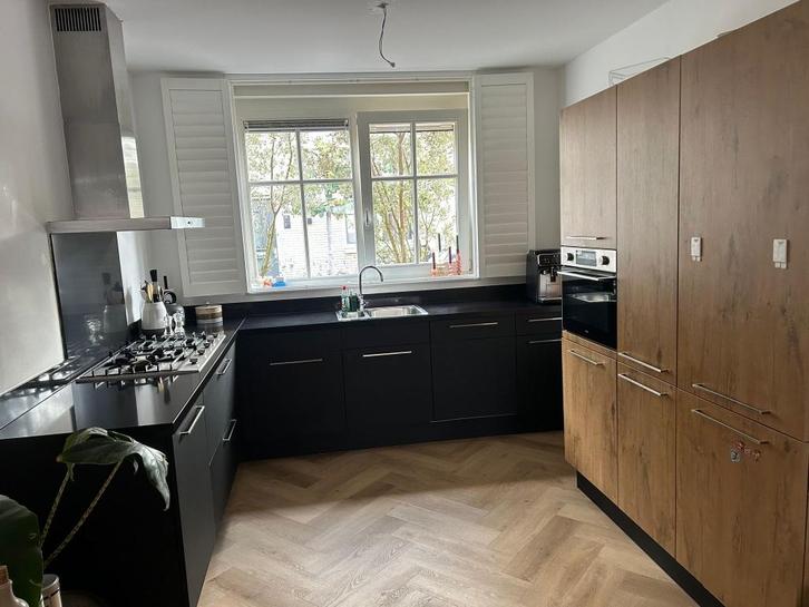 Moderne Bruynzeel keuken – kwartsiet blad – topconditie, Huis en Inrichting, Keuken | Complete keukens, Zo goed als nieuw, U-keuken