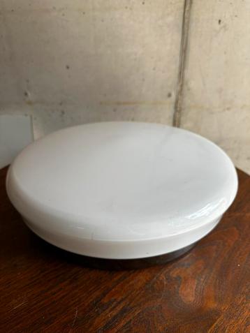 Vintage plafonnière opaalglas & metalen voet jaren ’70 stijl beschikbaar voor biedingen