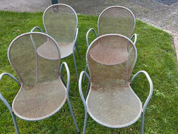 4 metalen tuinstoelen beschikbaar voor biedingen