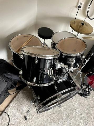 Millenium Drumstel - Prima staat beschikbaar voor biedingen