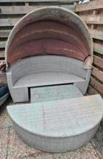 Duo seat met tafel en bruine kussens. Rotan, Ophalen, Gebruikt