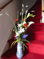 Vaas met kunstbloemen., Huis en Inrichting, Woonaccessoires | Kunstplanten en Kunstbloemen, Ophalen, Gebruikt, Binnen