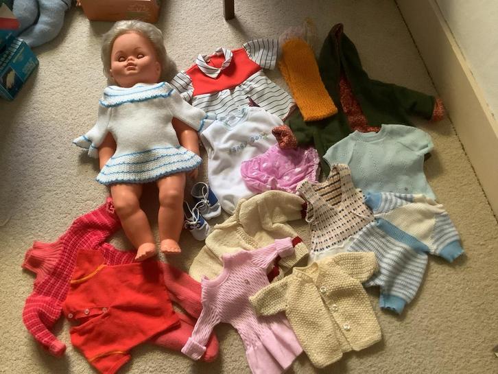 Vintage Pop met Kleding, Verzamelen, Poppen, Gebruikt, Babypop, Ophalen