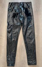 Blinkende Lak broek met rits maat M, Kleding | Dames, Broeken en Pantalons, Verzenden, Zo goed als nieuw, Zwart