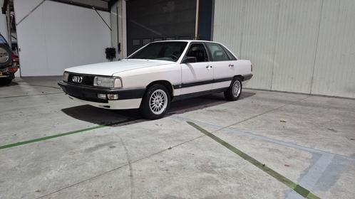 Audi 200 2.2 Quattro Turbo (project), Auto's, Oldtimers, Particulier, Audi, Benzine, Sedan, Handgeschakeld, Wit, Grijs, Stof, Vierwielaandrijving