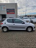 Peugeot 206 1.4 XR (bj 2003), Auto's, Peugeot, Origineel Nederlands, Te koop, Zilver of Grijs, 5 stoelen