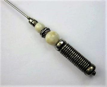 Vintage hoedenpen zilverkleur met gemarmerde stenen (7933-B1 beschikbaar voor biedingen