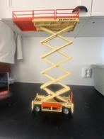 JLG Liftlux 260-25 schaarhoogwerker 1:32 nieuw, Ophalen of Verzenden, Zo goed als nieuw, Overige typen, Overige merken