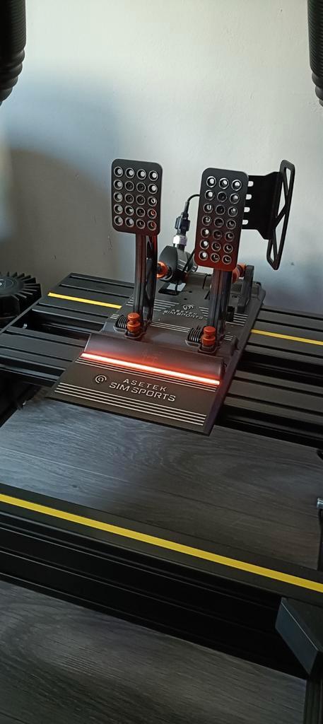 Asetek Invicta pedalen, Computers en Software, Joysticks, Gebruikt, Ophalen of Verzenden
