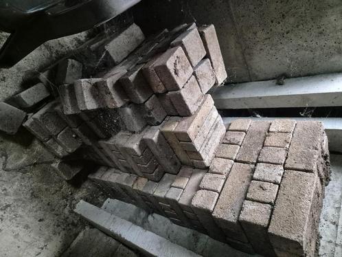 Gratis tegels, Tuin en Terras, Tegels en Klinkers, Gebruikt, Overige typen, Beton, Minder dan 5 m², Ophalen