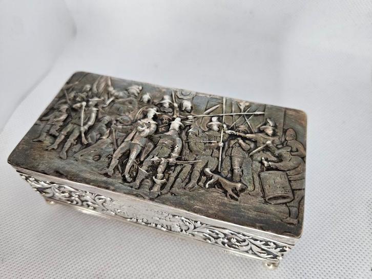 H.HOOIKAAS ZILVEREN DOOSJE THE NACHTWACHT, Antiek en Kunst, Antiek | Goud en Zilver, Zilver, Ophalen of Verzenden