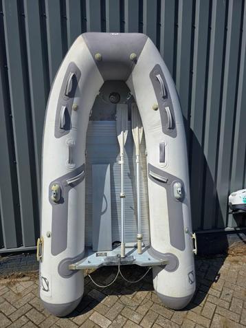 Motorboot beschikbaar voor biedingen
