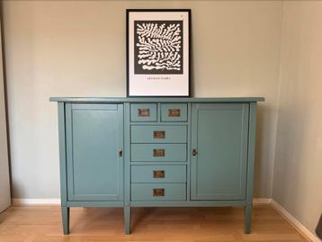 Uniek vintage dressoir in prachtige blauwgroene kleurge beschikbaar voor biedingen