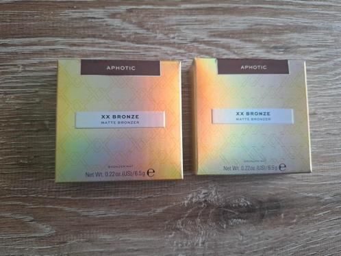 2 nieuwe revolution XX Bronzer aphotic (advr 323), Sieraden, Tassen en Uiterlijk, Uiterlijk | Cosmetica en Make-up, Nieuw, Make-up