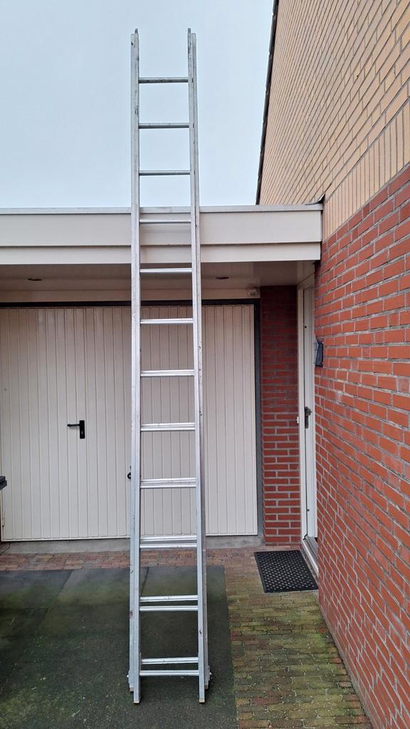 Uitschuifbare ladder 2 x 12 treden, Doe-het-zelf en Verbouw, Ladders en Trappen, Gebruikt, Ladder, 4 meter of meer, Opvouwbaar of Inschuifbaar