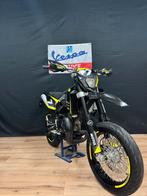 Sherco 50 SM-RS | Schakelbrommer | Garantie | Begrenzer, Fietsen en Brommers, Ophalen, 6 versnellingen, Sherco SM-RS, Maximaal 45 km/u