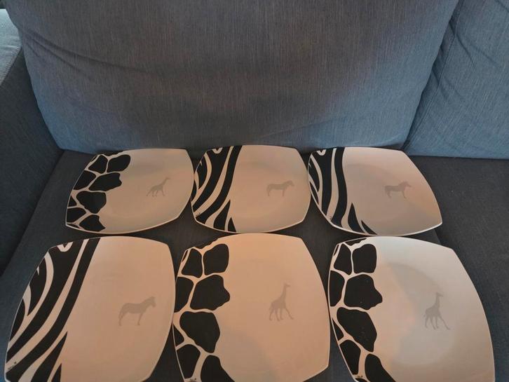 6 Dinerborden Zebra/Giraf, Huis en Inrichting, Keuken | Servies, Gebruikt, Bord(en), Overige stijlen, Porselein, Ophalen