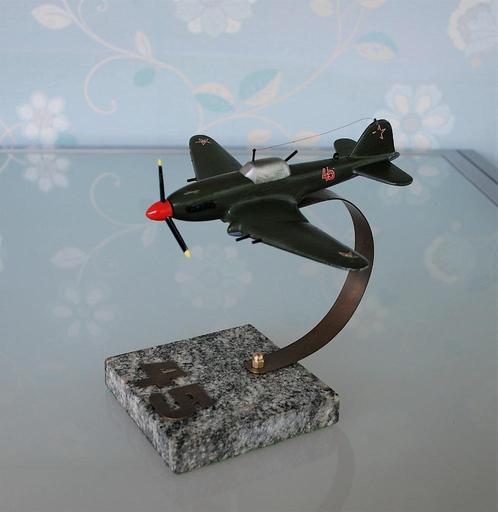 Vliegtuig Iljoesjin Il-10 ​NAVO Code " Beast " WW2 Tench Art, Antiek en Kunst, Curiosa en Brocante, Ophalen of Verzenden