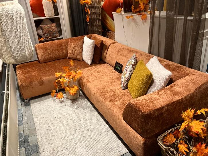 Leolux Faya Lobi Hoekbank XL - Cognac, Nieuw Gestoffeerd, Huis en Inrichting, Banken | Bankstellen, Zo goed als nieuw, Hoekbank