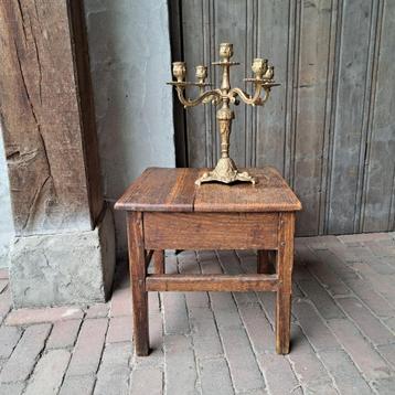 Brocante oud houten tafeltje bijzettafeltje *Etage3* beschikbaar voor biedingen