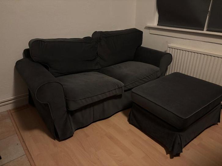 2 zits bank en voetenbank ektorp, Huis en Inrichting, Banken | Bankstellen, Zo goed als nieuw, Rechte bank, Tweepersoons, 150 tot 200 cm