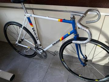 Raleigh en Moser TEAB beschikbaar voor biedingen